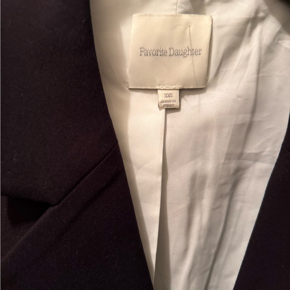 Favorite Daughter - Picture 11 of 14